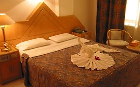 Karnak Hotel